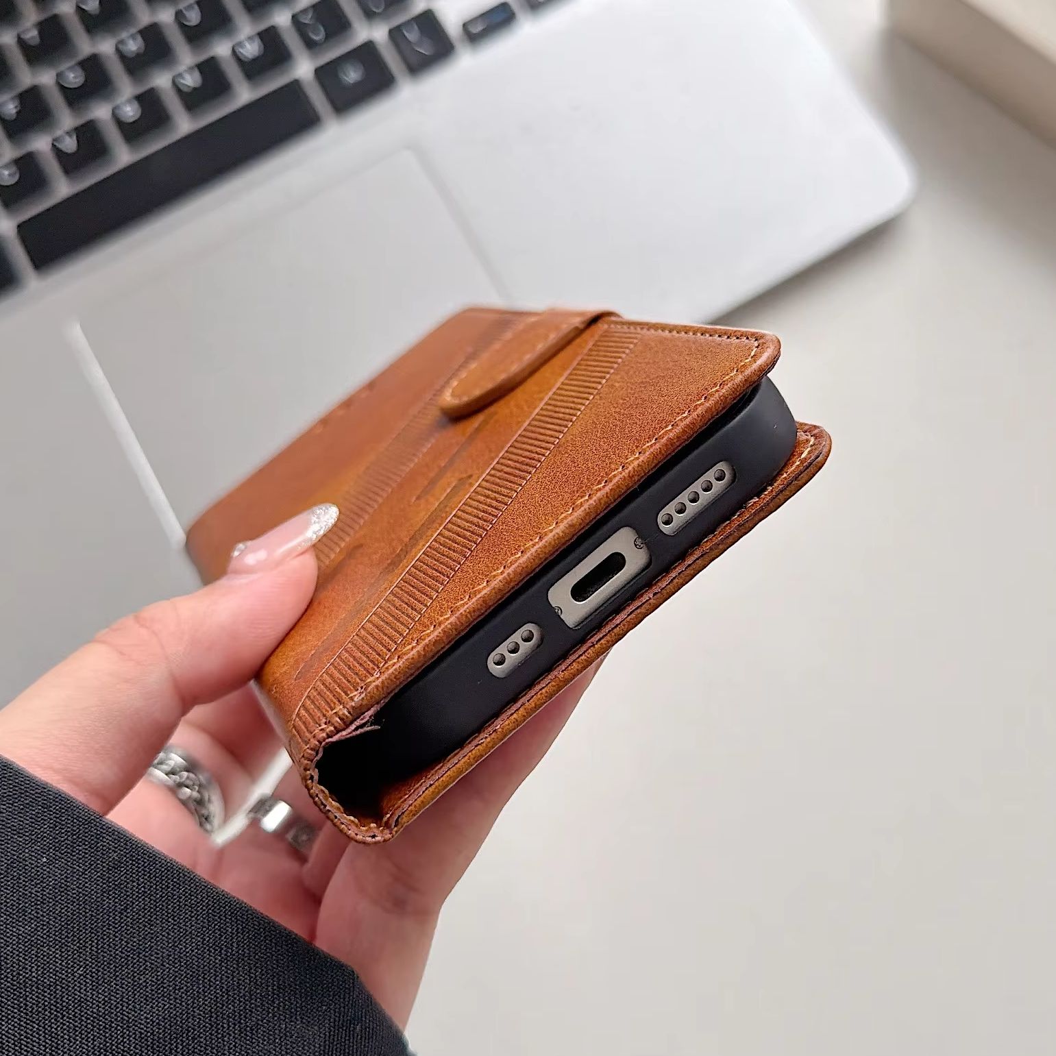 iPhone 17 E 16 15 14 13 12 11  - Leather Card Wallet のレビューと価格